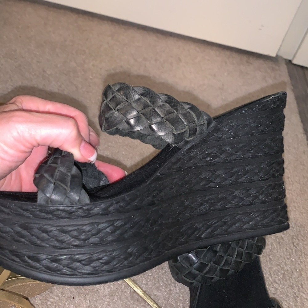 Lot of 3 fabulous wedge heels - 2 gold - 1 black - Picture 11 of 15